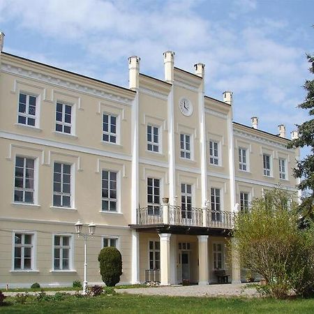 Gemuetliche Ferienwohnung Fuer 6 Personen Im Schloss Kastorf Knorrendorf Exterior foto