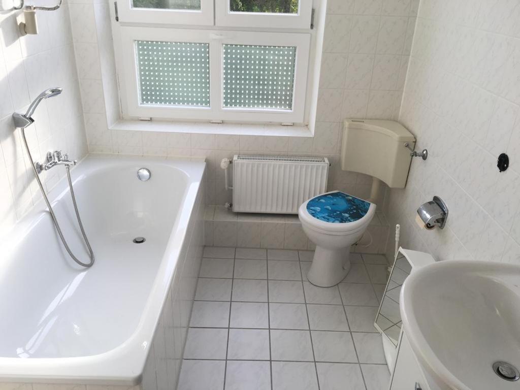 Gemuetliche Ferienwohnung Fuer 6 Personen Im Schloss Kastorf Knorrendorf Exterior foto